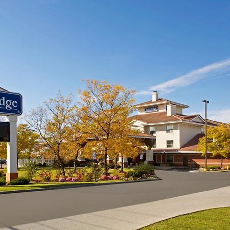 Travelodge By Wyndham Oshawa Whitby Zewnętrze zdjęcie